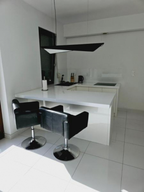 Biały Apartament Szyperska 23 z przestronnym tarasem